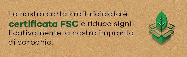 Simbolo verde con foglia e scatola, accanto a testo sulla carta kraft certificata FSC a ridotta impronta di CO₂.