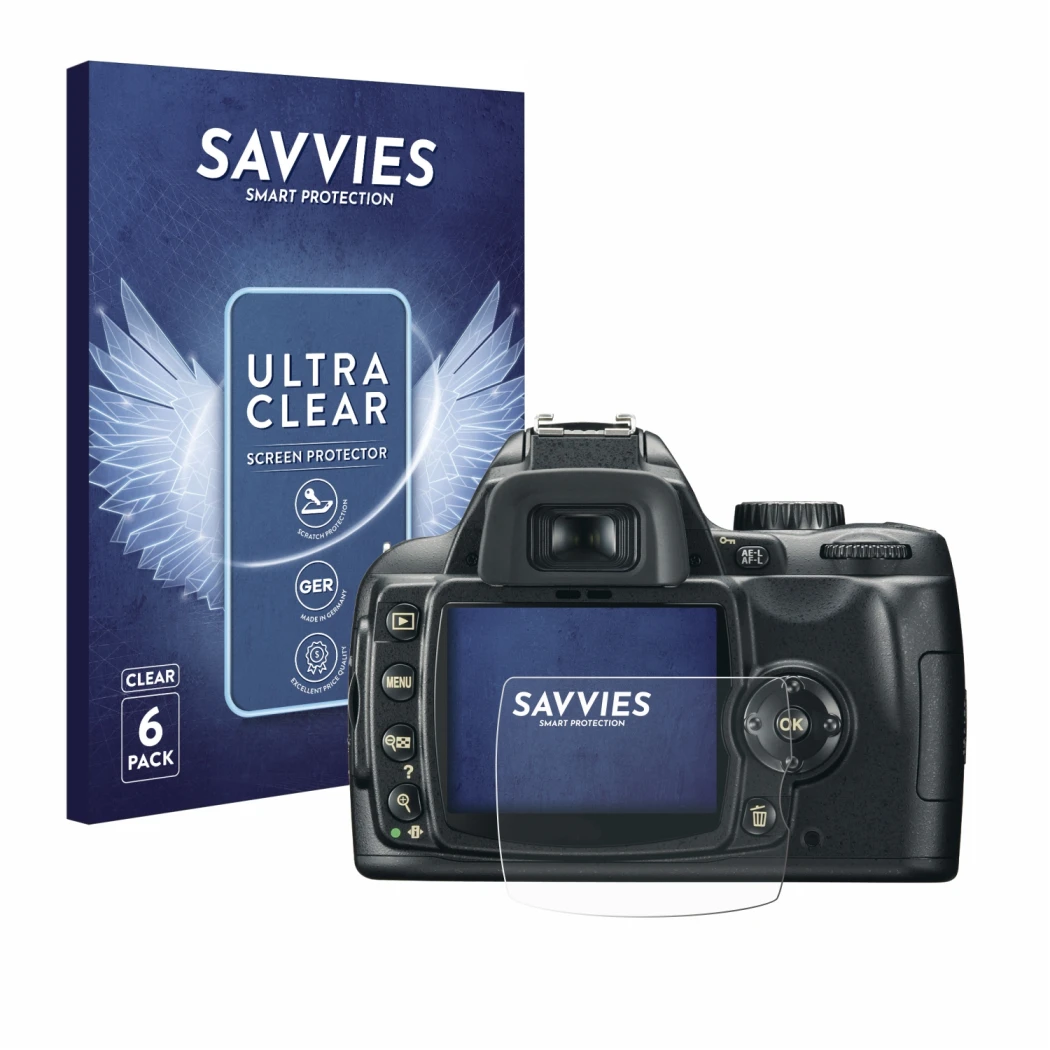 Parte frontale di una confezione del prodotto con il logo del marchio Savvies. Accanto è raffigurato il dispositivo Nikon D60 