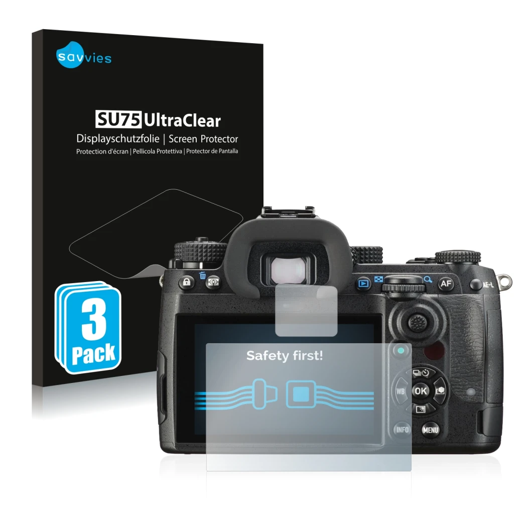 Parte frontale di una confezione del prodotto con il logo del marchio Savvies. Accanto è raffigurato il dispositivo Pentax K-3