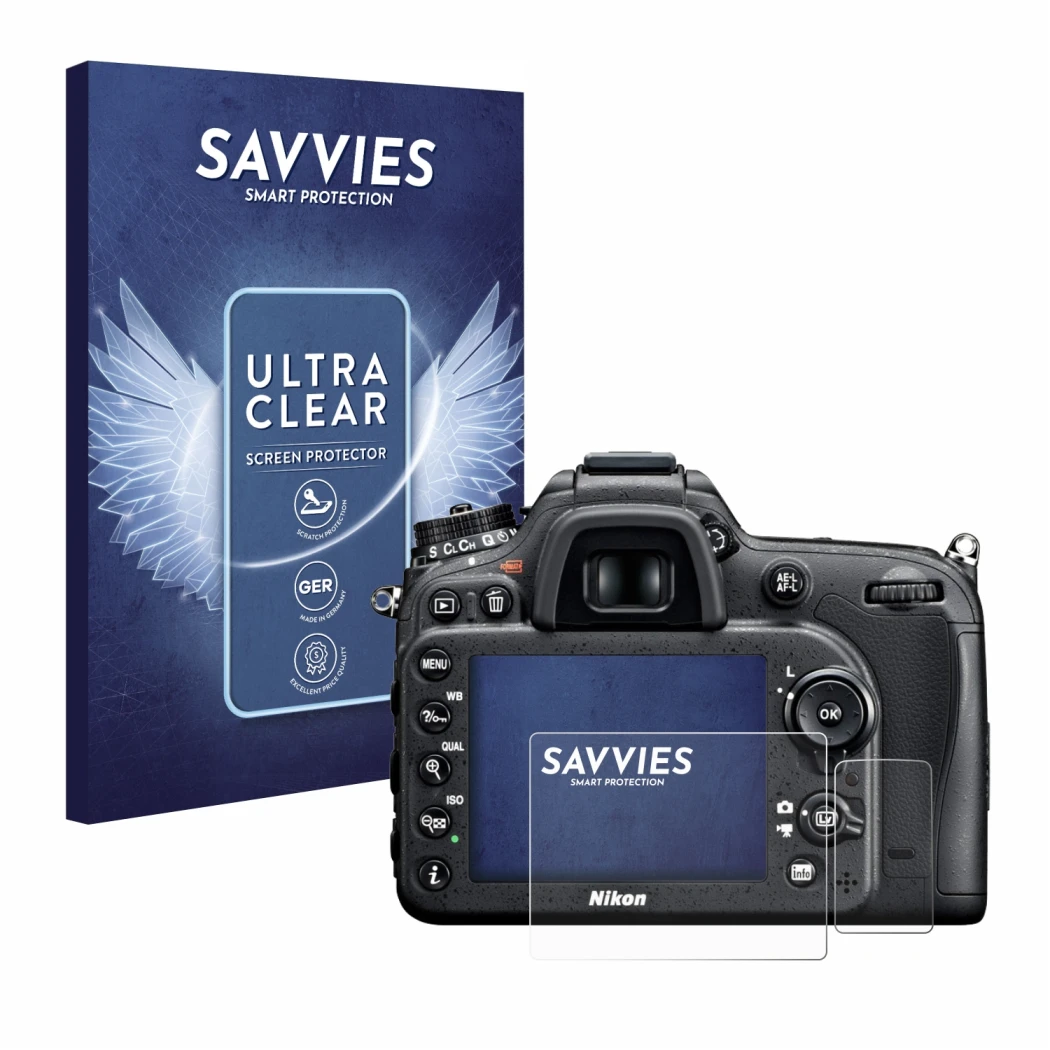 Parte frontale di una confezione del prodotto con il logo del marchio Savvies. Accanto è raffigurato il dispositivo Nikon D710