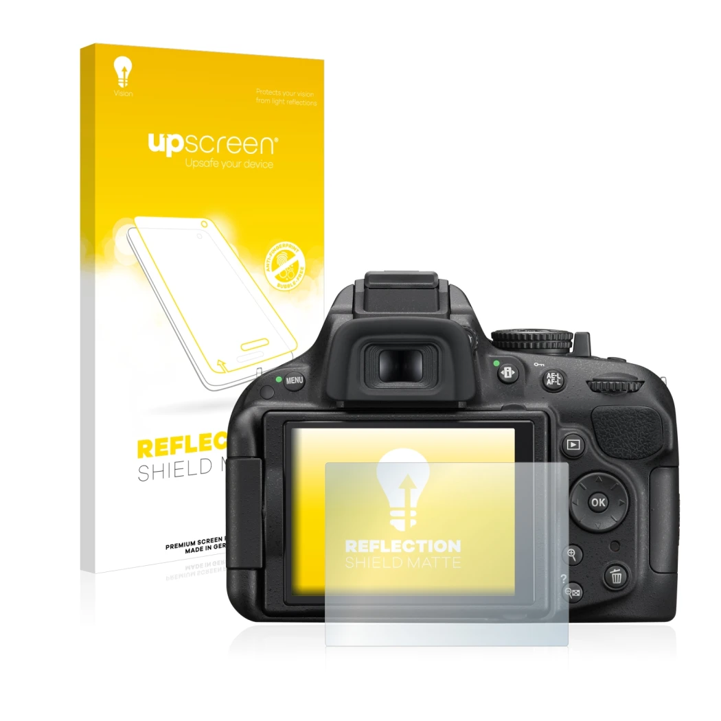 Parte frontale di una confezione del prodotto con il logo del marchio upscreen. Accanto è raffigurato il dispositivo Nikon D52