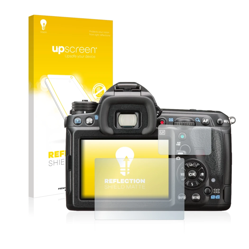 Parte frontale di una confezione del prodotto con il logo del marchio upscreen. Accanto è raffigurato il dispositivo Pentax K-