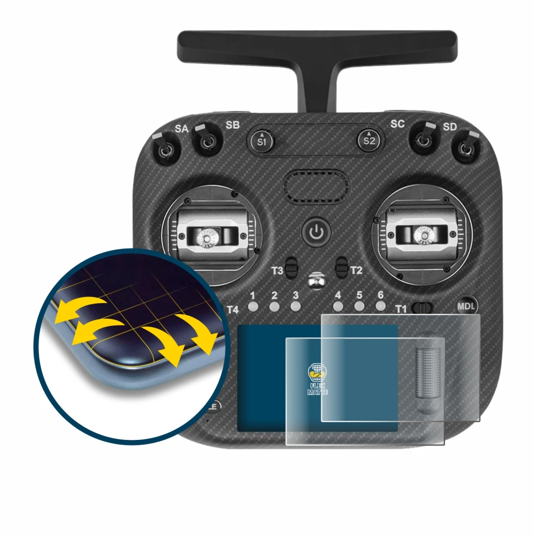 Immagine del dispositivo Radiomaster TX15 Max con un'ampia varietà di protezioni per lo schermo.