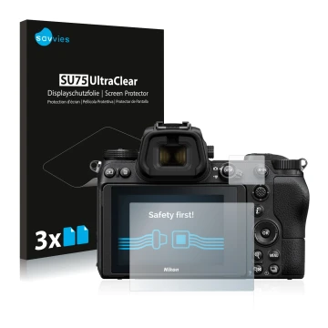Parte frontale di una confezione del prodotto con il logo del marchio Savvies. Accanto è raffigurato il dispositivo Nikon Z 6 