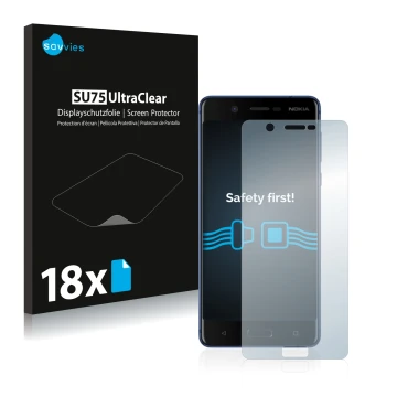 Parte frontale di una confezione del prodotto con il logo del marchio Savvies. Accanto è raffigurato il dispositivo Nokia 5 co