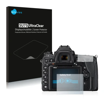 Parte frontale di una confezione del prodotto con il logo del marchio Savvies. Accanto è raffigurato il dispositivo Nikon D780