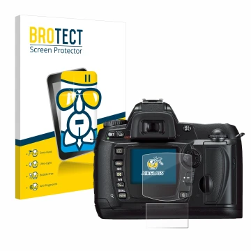 Parte frontale di una confezione del prodotto con il logo del marchio BROTECT. Accanto è raffigurato il dispositivo Nikon D70 