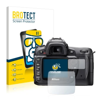 Parte frontale di una confezione del prodotto con il logo del marchio BROTECT. Accanto è raffigurato il dispositivo Nikon D80 