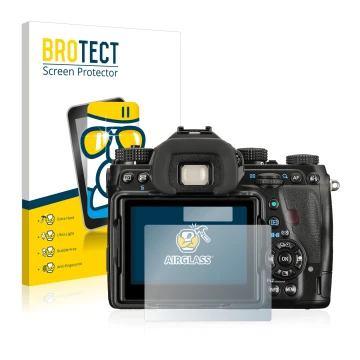 Parte frontale di una confezione del prodotto con il logo del marchio BROTECT. Accanto è raffigurato il dispositivo Pentax K-1