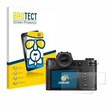 Parte frontale di una confezione del prodotto con il logo del marchio BROTECT. Accanto è raffigurato il dispositivo Leica SL3-