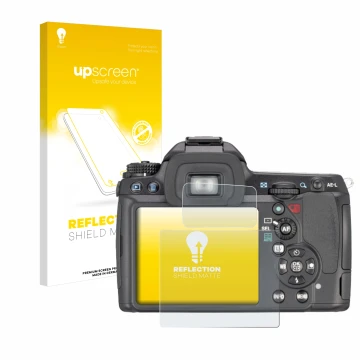Parte frontale di una confezione del prodotto con il logo del marchio upscreen. Accanto è raffigurato il dispositivo Pentax K7