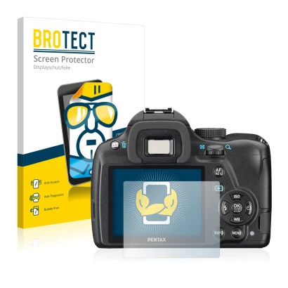 Parte frontale di una confezione del prodotto con il logo del marchio BROTECT. Accanto è raffigurato il dispositivo Pentax K-5