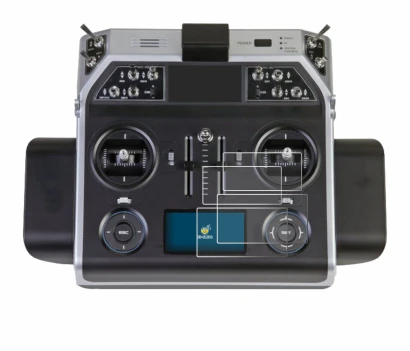 Immagine del dispositivo Graupner MC-26 HOTT con un'ampia varietà di protezioni per lo schermo.