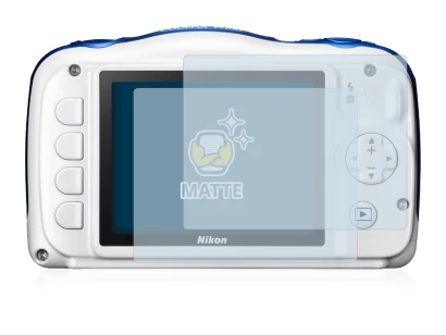 Immagine del dispositivo Nikon Coolpix W100 con un'ampia varietà di protezioni per lo schermo.
