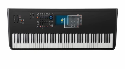 Immagine del dispositivo Yamaha MODX8+ con un'ampia varietà di protezioni per lo schermo.