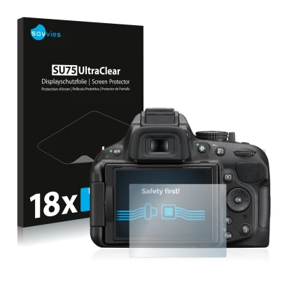 Parte frontale di una confezione del prodotto con il logo del marchio Savvies. Accanto è raffigurato il dispositivo Nikon D520