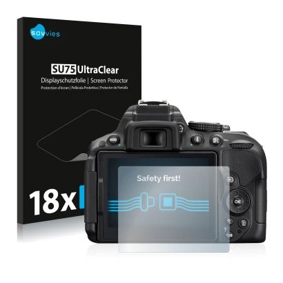 Parte frontale di una confezione del prodotto con il logo del marchio Savvies. Accanto è raffigurato il dispositivo Nikon D530