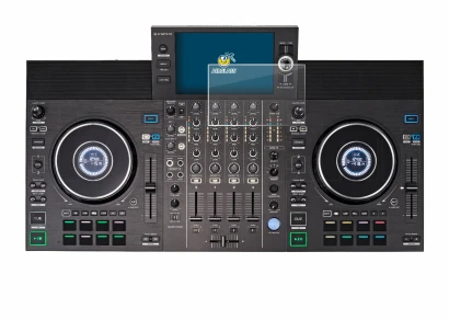 Immagine del dispositivo Denon DJ SC LIVE 4 con un'ampia varietà di protezioni per lo schermo.