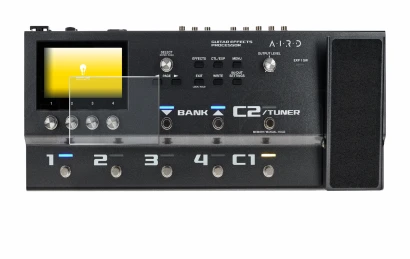 Immagine del dispositivo Boss GX-100 con un'ampia varietà di protezioni per lo schermo.