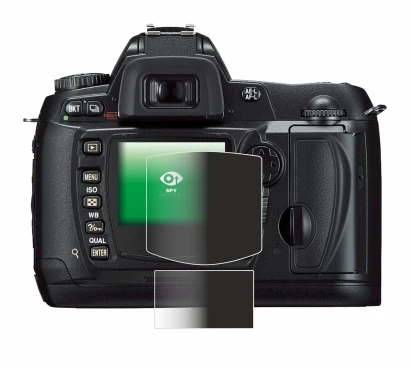 Immagine del dispositivo Nikon D70 con un'ampia varietà di protezioni per lo schermo.