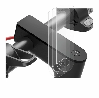 Immagine del dispositivo Xiaomi Electric Scooter 4 con un'ampia varietà di protezioni per lo schermo.