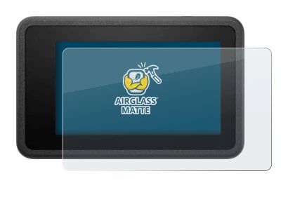 Immagine del dispositivo DJI Osmo Action 4 con un'ampia varietà di protezioni per lo schermo.