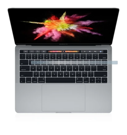 Immagine del dispositivo Apple MacBook Pro 13" 2017 (Display inferiore) con un'ampia varietà di protezioni per lo schermo.