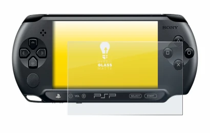 Immagine del dispositivo Sony PSP Street E1004 con un'ampia varietà di protezioni per lo schermo.