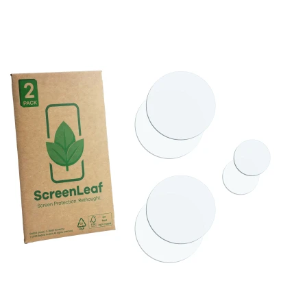 Parte frontale di una confezione del prodotto con il logo del marchio ScreenLeaf. Accanto si trova la protezione per lo scherm