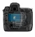 Immagine del dispositivo Nikon D3 con un'ampia varietà di protezioni per lo schermo.