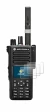 Immagine del dispositivo Motorola DP4800 con un'ampia varietà di protezioni per lo schermo.